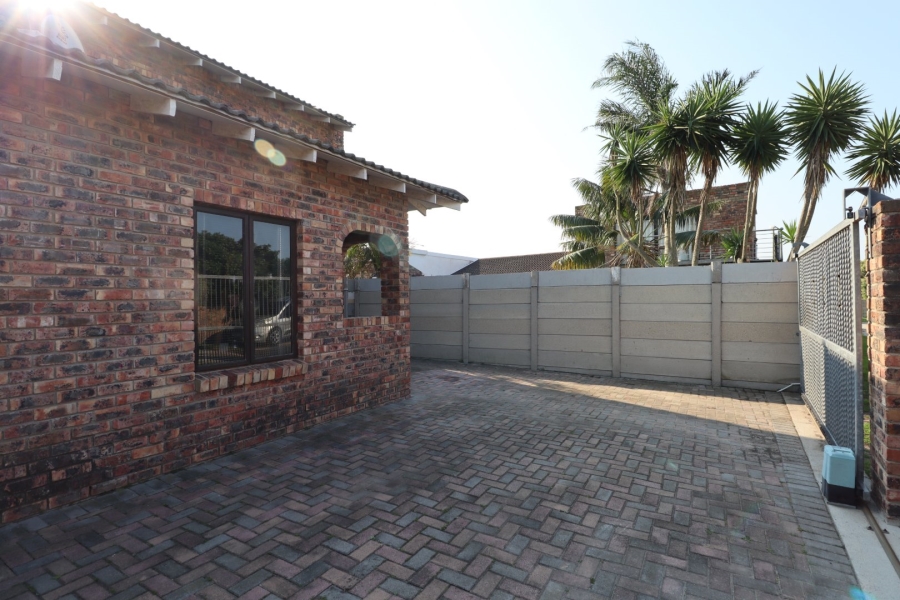 3 Bedroom Property for Sale in Sherwood Eastern Cape